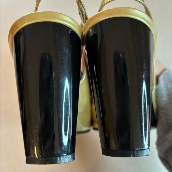 Stuart Weitzman Gold Patent Square Toe Sling Back - Picture 5 of 7